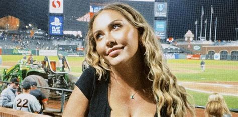 OnlyFans model flashes chest at Giants game after。